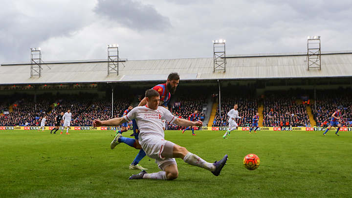 Controversial penalty gives Liverpool win over Crystal Palace