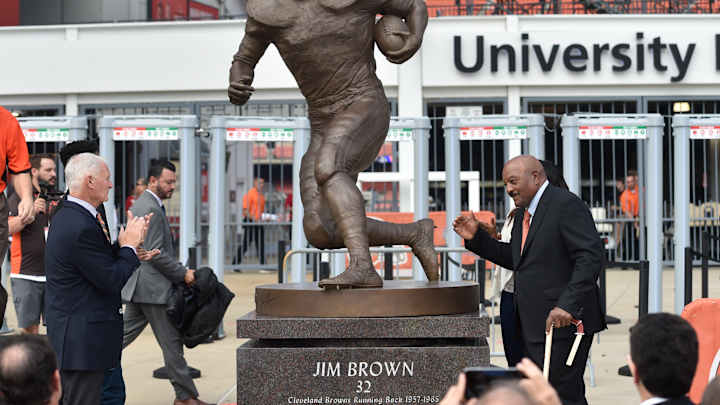 Browns unveil statue of Hall of Fame running back Jim Brown