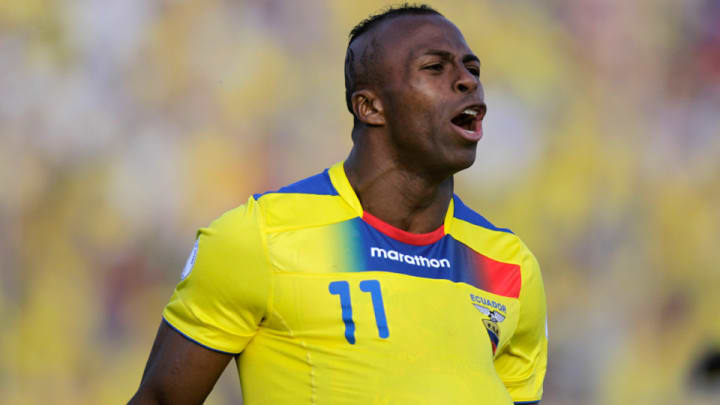 Insider: Ecuador plays for fallen teammate; Guzan prepped for PKs Insider: Ecuador plays for fallen teammate; Guzan prepped for PKs