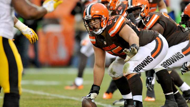 Reports: Browns C Alex Mack will void contract, become free agent