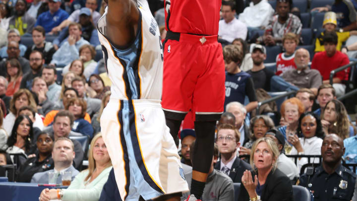 DeRozan, Lowry lead Raptors past Grizzlies 99-95