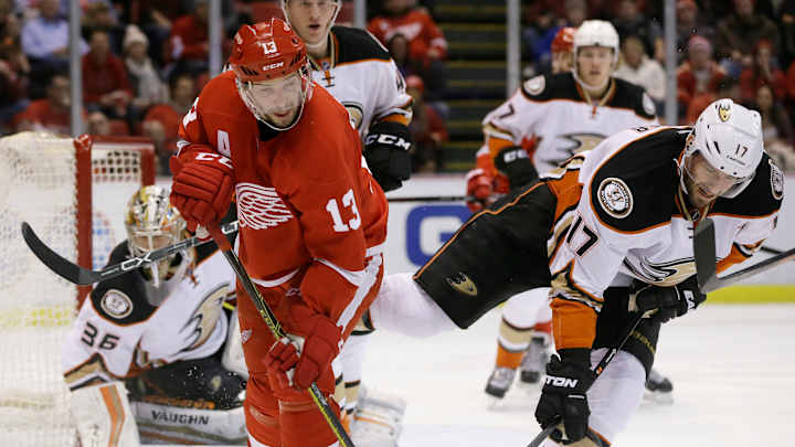 Perry, Kesler each score 2 in Ducks' 4-3 win over Red Wings Perry, Kesler each score 2 in Ducks' 4-3 win over Red Wings