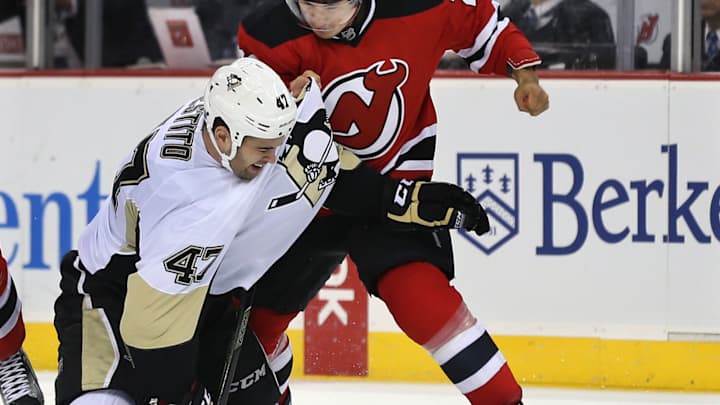 Malkin scores two goals as Penguins beat Devils