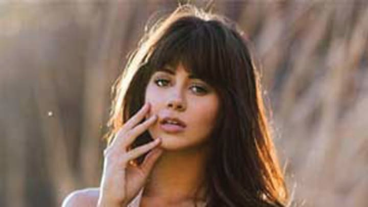 Friday's A.M. Hot Clicks: Darby Elyse; Recapping a Busy NBA Draft Friday's A.M. Hot Clicks: Darby Elyse; Recapping a Busy NBA Draft