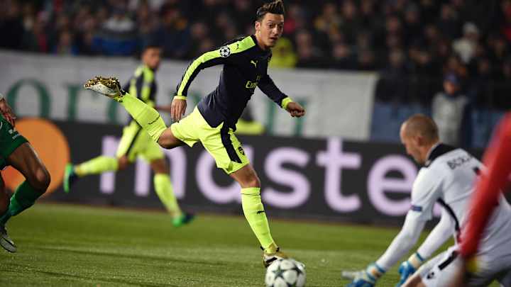 Watch: Mesut Ozil caps Arsenal's comeback with winner vs. Ludogorets