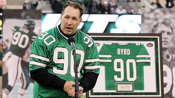 Former Jets player Dennis Byrd killed in car crash