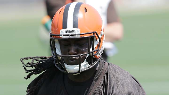 Browns' Crowell pledges to Dallas police fund as apology Browns' Crowell pledges to Dallas police fund as apology