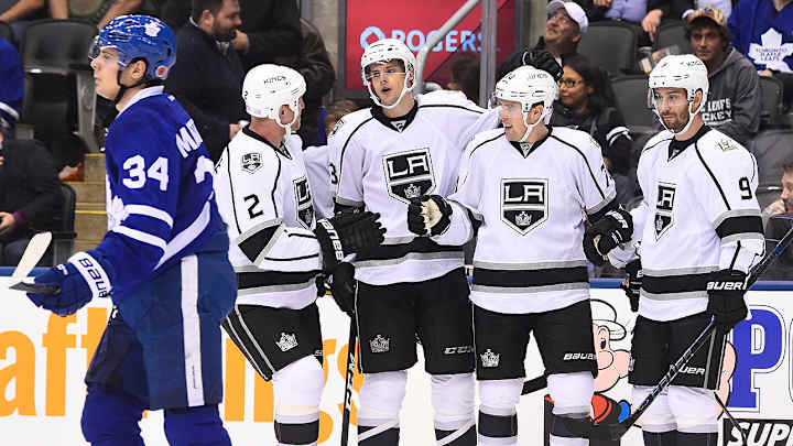 Kings’ experience wins out in dominating win over young Maple Leafs