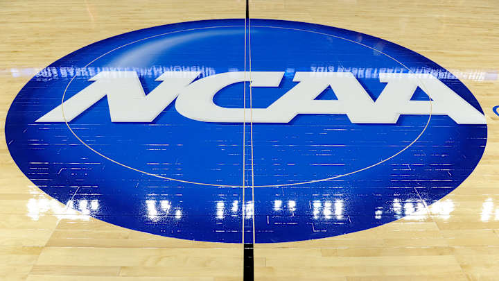 This vine will help you choose your NCAA Tournament bracket Final Four