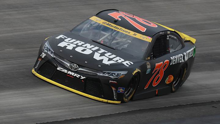 Truex dominates at Dover for 2nd Chase victory of season