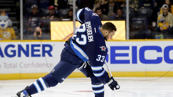 Jets sign Byfuglien to $38 million, five-year extension