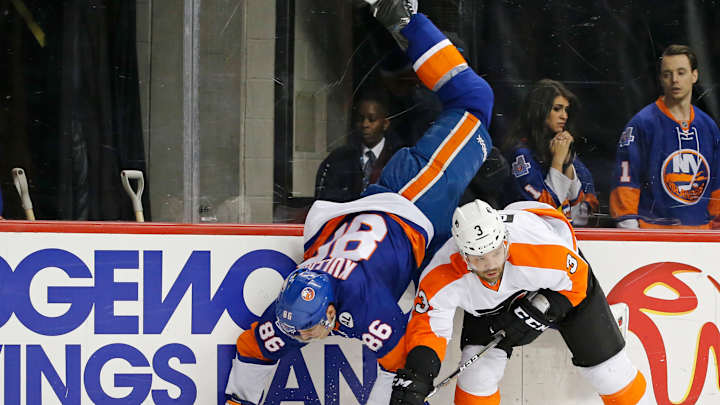Manning's first NHL goal leads Flyers over Islanders, 4-1