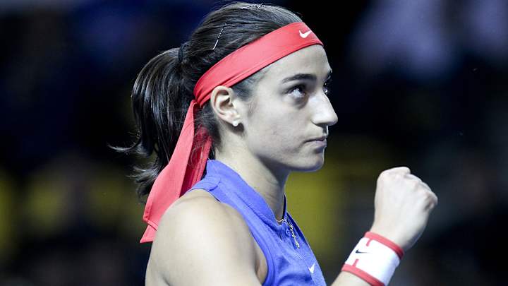 Caroline Garcia upsets Karolina Pliskova to give France lead in Fed Cup final