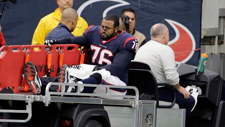 Texans' Brown leaves game with apparent right leg injury