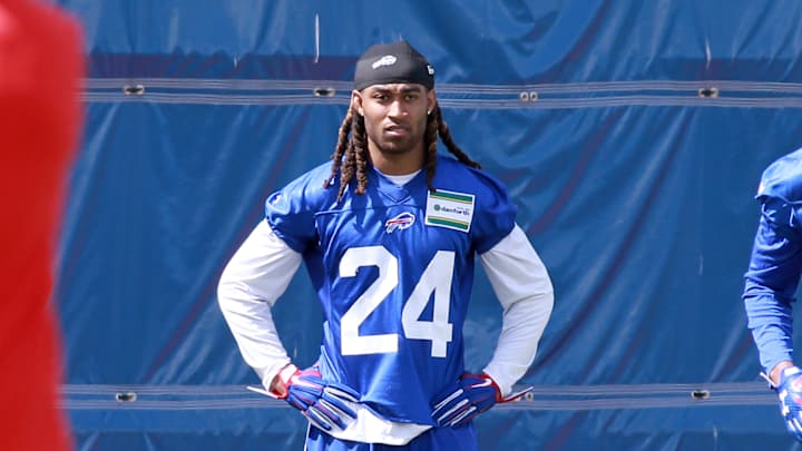 Gilmore grudgingly reports for Bills mandatory practices