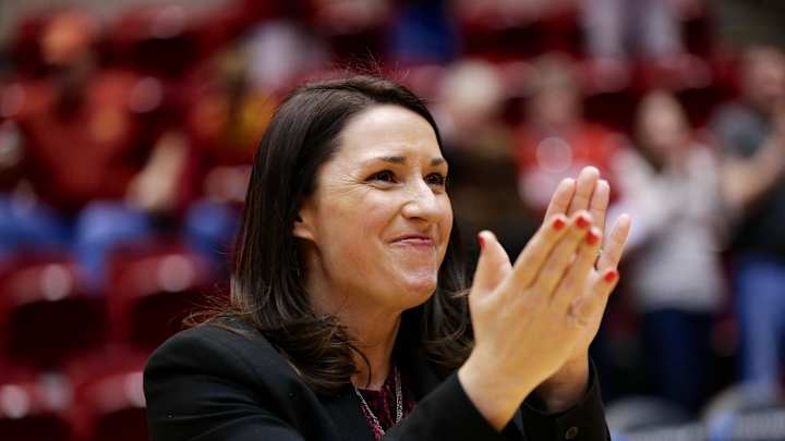 South Dakota's Amy Williams is new women's coach at Nebraska