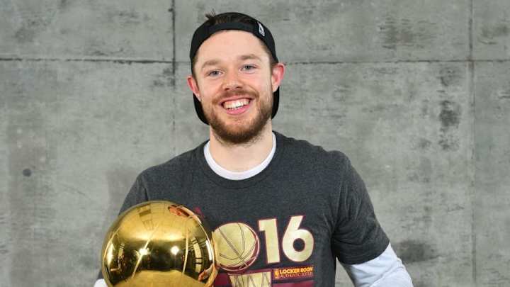Cavaliers celebrate with beer pong party at Matthew Dellavedova’s place