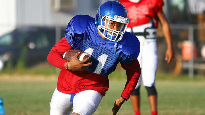 Five-star S Nigel Warrior follows in father's footsteps to Tennessee