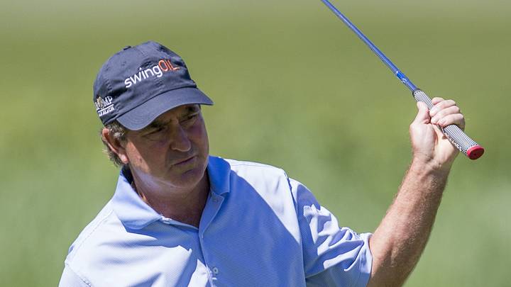 Gene Sauers takes 2-stroke lead in Boeing Classic