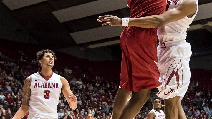 Kingsley, Bell lead Arkansas past Alabama, 62-61 Kingsley, Bell lead Arkansas past Alabama, 62-61