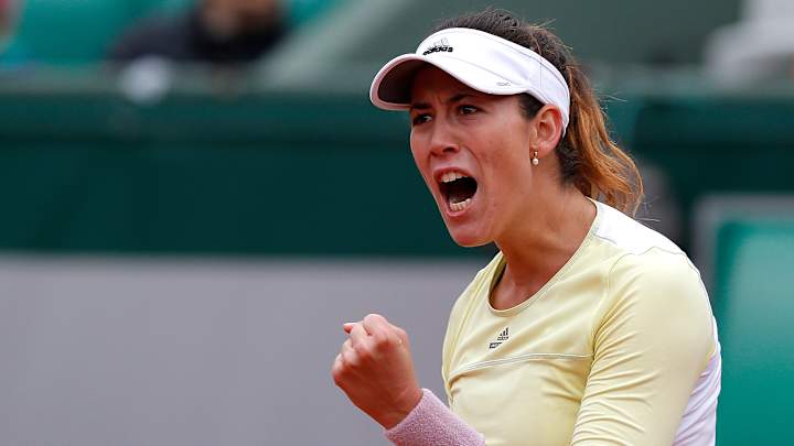 French Open final between Serena and Muguruza gets underway