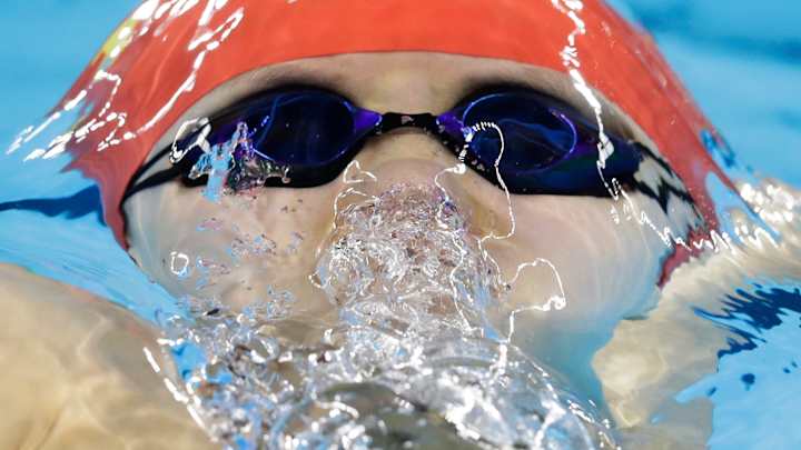Chinese swimmer breaks taboo about 'that time of the month'