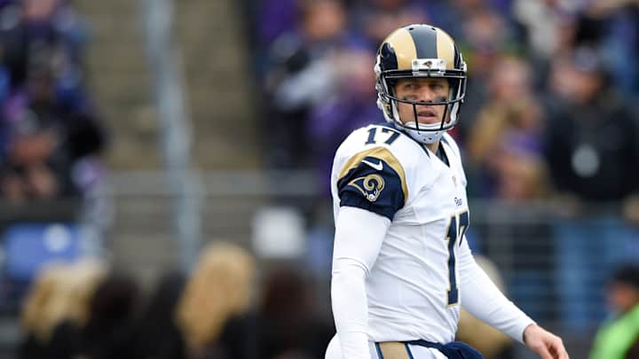 Rams make qualifying offer to QB Keenum, re-sign C Barnes
