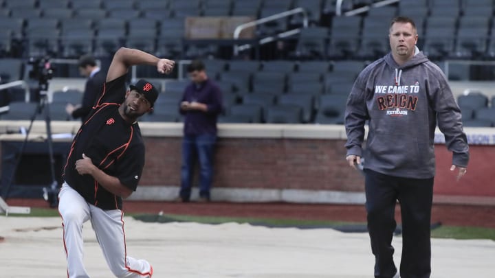 Giants put INF Escobar on NLDS roster against Cubs