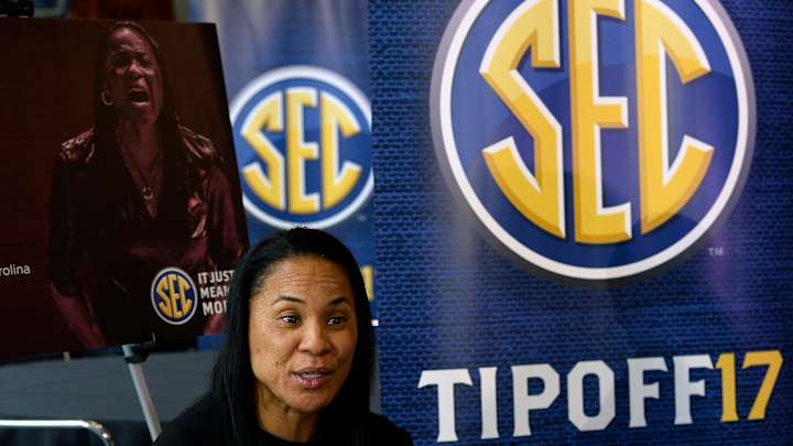 South Carolina's Gray, Davis lead SEC transfer trend