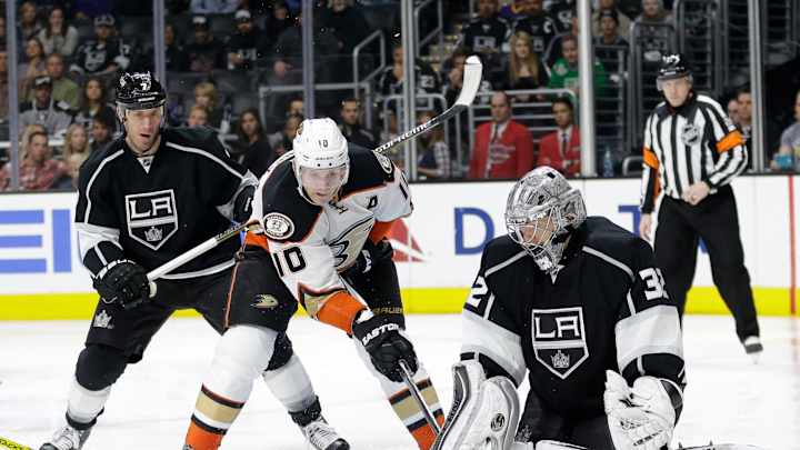 Ducks beat Kings 3-2, take over division lead