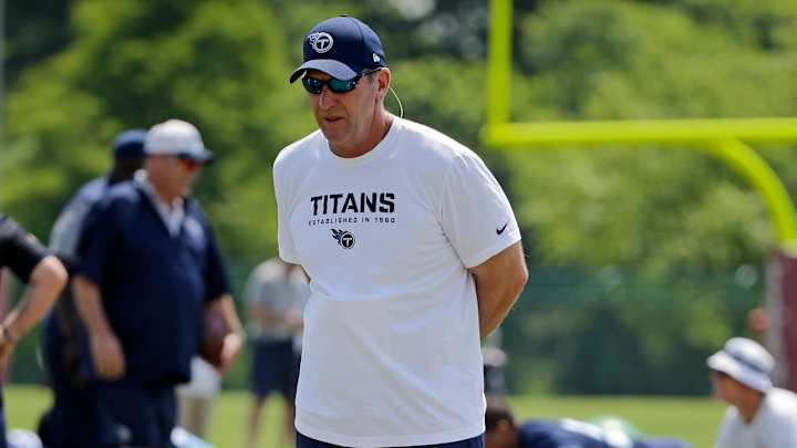 Titans offensive lineman Byron Bell dislocates left ankle