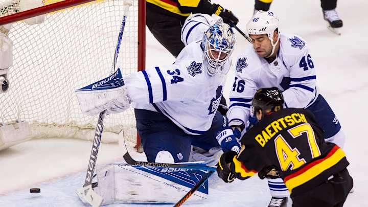 Arcobello, Leipsic lead Maple Leafs over Vancouver Canucks