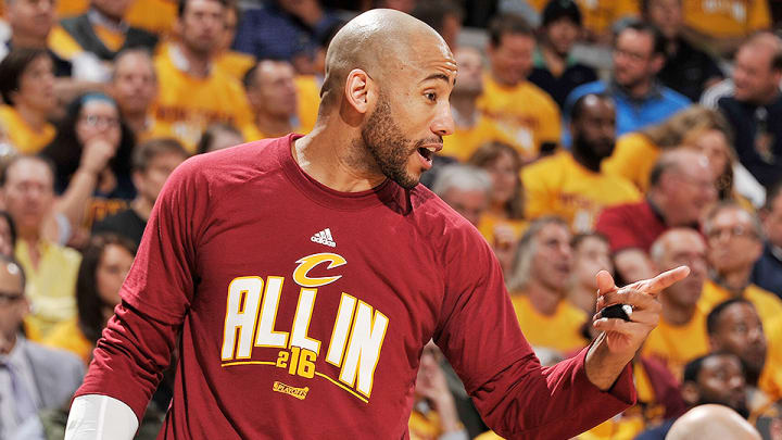 Dahntay Jones suspended for groin shot on Bismack Biyombo
