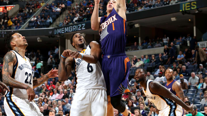 Booker, Len lead Suns past Grizzlies, 109-100