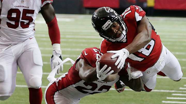 Falcons flash offensive depth, overwhelm Cardinals 38-19