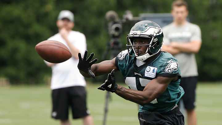 Stripper accuses Philadelphia Eagle of sex assault at club