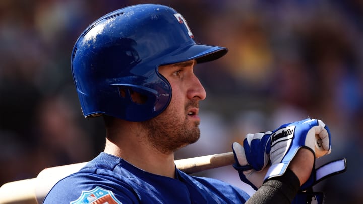 Rangers’ Gallo honors slain Dallas police officer with moving post