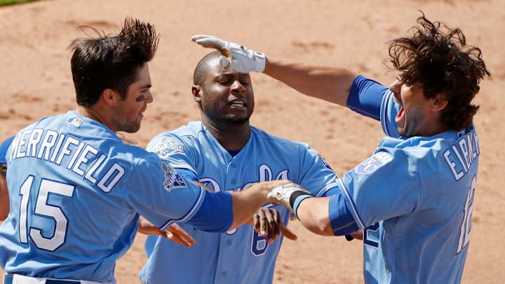 White Sox blow big lead in 8-7 loss to Royals