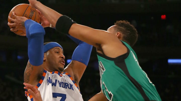 Knicks hold off Celtics after Anthony sprains ankle Knicks hold off Celtics after Anthony sprains ankle