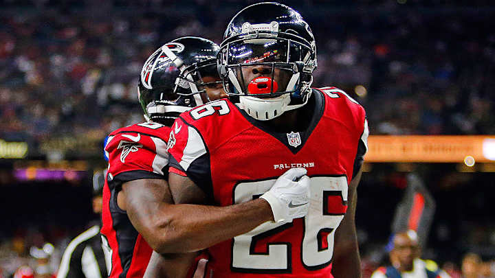 Devonta Freeman, Tevin Coleman help Falcons run wild on Saints at Superdome