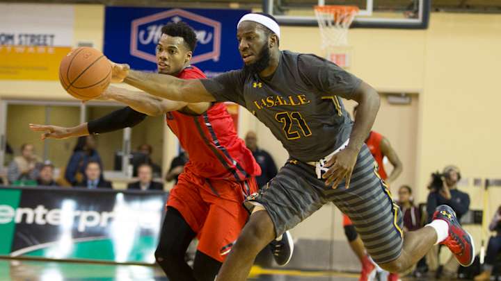 La Salle slows it down in upset of No. 25 Dayton