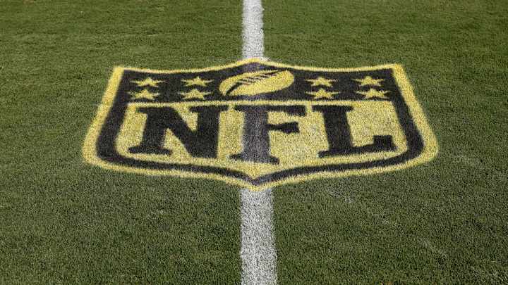 Grounds crew paints ‘Broncos’ in wrong end zone at Super Bowl site