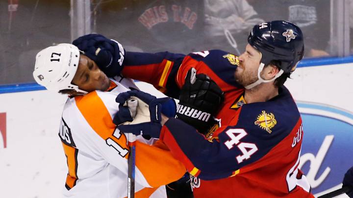 Barkov scores winning goal in shootout, Panthers beat Flyers