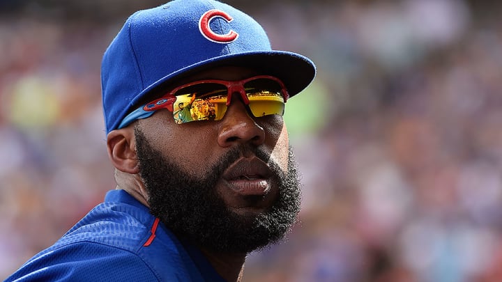 Watch: Jason Heyward exits game after deep catch vs. Giants