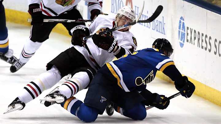 Tight Blues-Blackhawks series shifts to Chicago