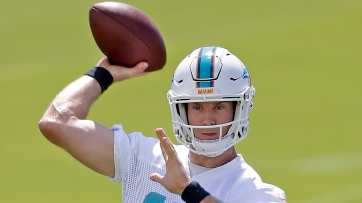 Miami's Tannehill wants to take ownership of Gase's offense