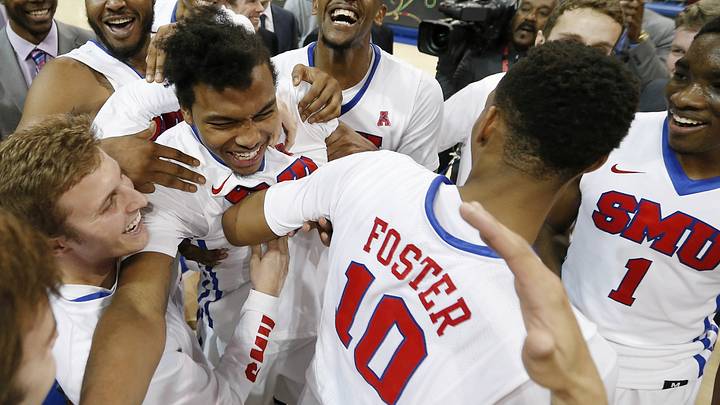 No. 15 SMU rallies to stay undefeated, 59-57 over Cincinnati No. 15 SMU rallies to stay undefeated, 59-57 over Cincinnati