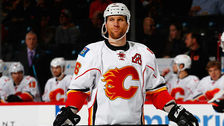 NHL rumors: Latest buzz around trades, coach firings, signings