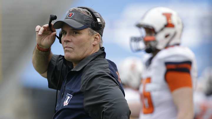 Ex-Illini coach Beckman out as volunteer assistant at UNC