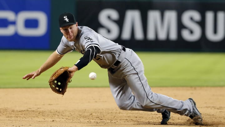 White Sox 3B Frazier gets hurt going into seats for popup